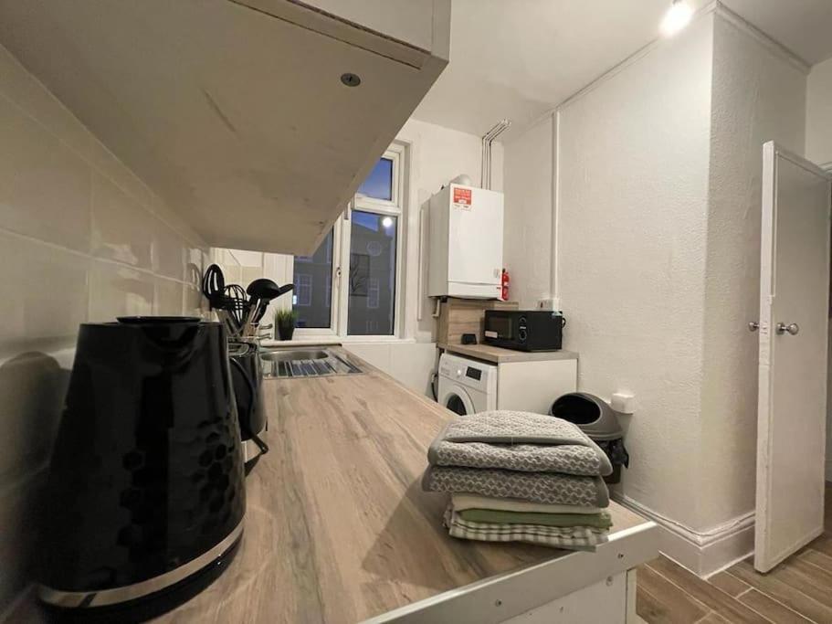 Comfortable 2 Bedroom On Tower Bridge London Kültér fotó